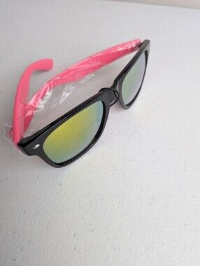 Vintage 80s Style Classic Pink Black Sunglasses UV400 Yellow Gold Mirror…